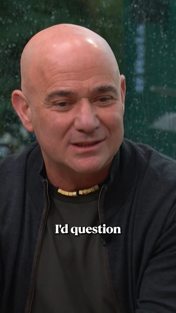“There’s no excuse for him to run into a wall at 1 hour 45” Andre Agassi speaks on Jannik Sinner’s exit in the second round at Roland-Garros 2026 🗣