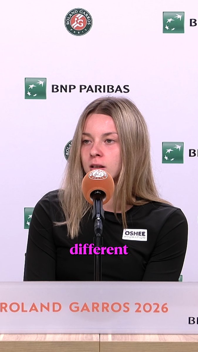 "There's no story, I'm not sponsored" 😅 Maja Chwalińska on her outfits during her run to the Roland-Garros final 👕