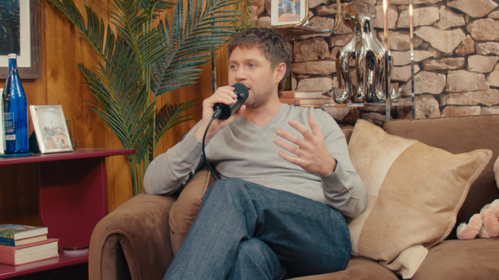Niall Horan giving BTS their flowers!!! 🎙️: Therapuss with Jake Shane
