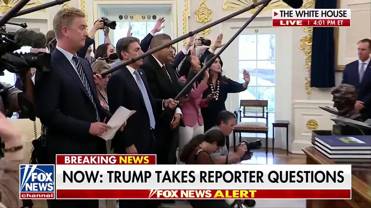 BREAKING: President Trump declines to reveal specific details of his own proposed compromises to end the Russia-Ukraine war: "I'd rather not say." "I'm very responsible when that happens. It's going to happen. They're going to both make compromises — I suggested those compromises." "They're two very incredible countries, beautiful countries." "They've got to stop. Last month, they had 25,000 people killed. Soldiers, mostly soldiers, some people, but mostly soldiers."