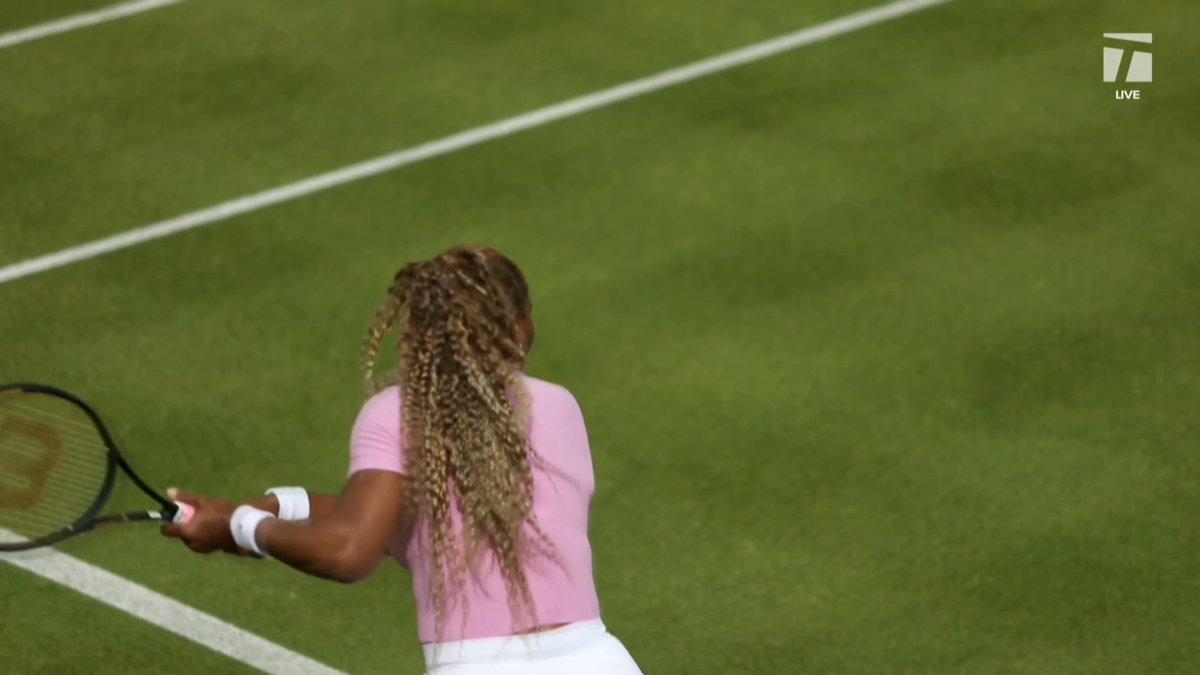 “She looks fantastic.” 🔥 Serena Williams hit the practice court today at Queen’s Club 🌱