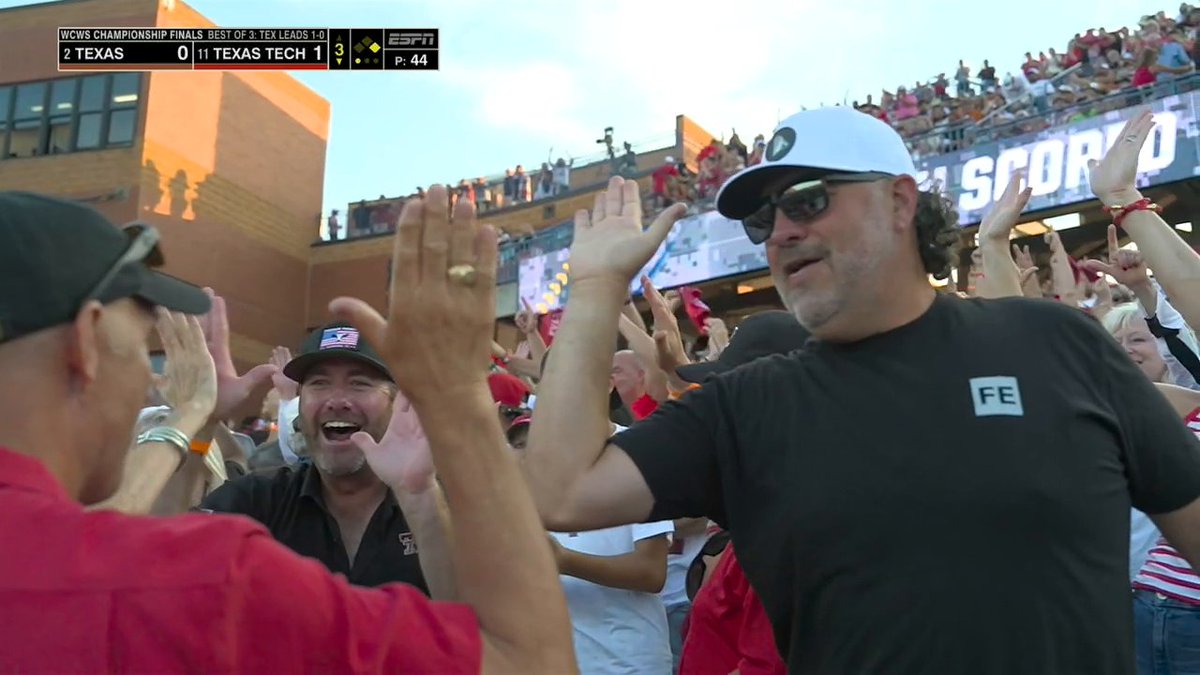 THE RED RAIDERS GET ON THE BOARD FIRST 🔥 Watch the WCWS on ESPN and the ESPN App 🍿