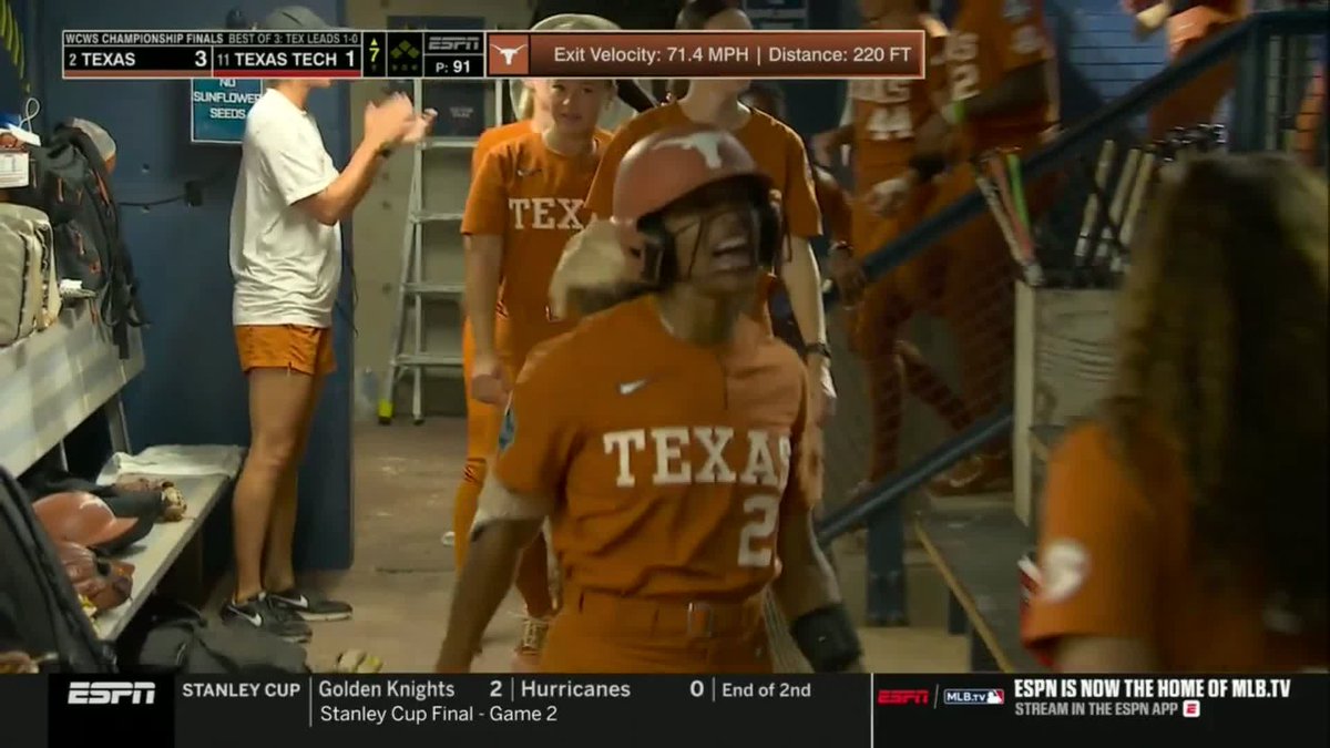 KAYDEN. HENRY. 🤯 Kayden Henry #WCWS x 🎥 ESPN / Texas Softball