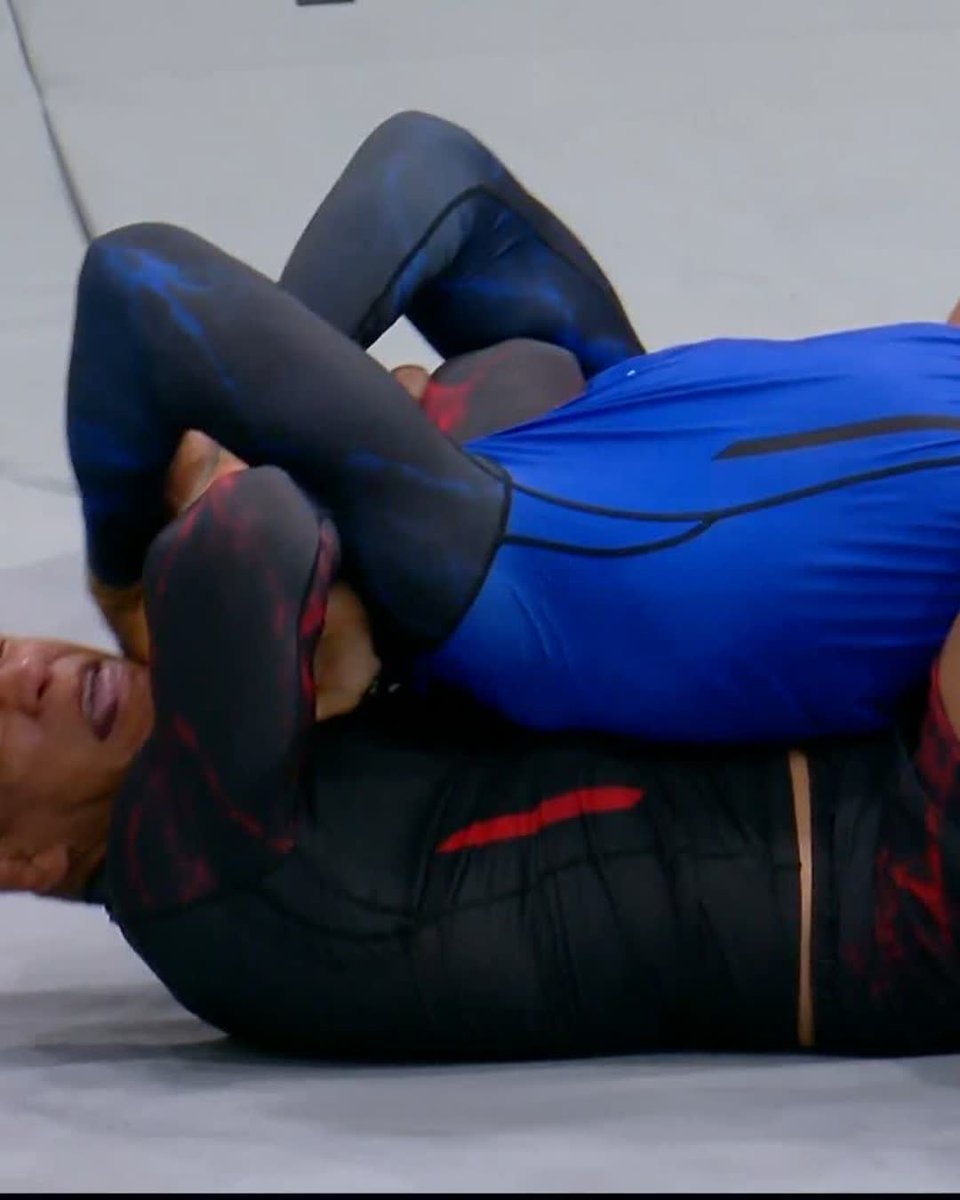 Gilbert Burns gets a RNC in his UFCBJJ Debut!!!!!