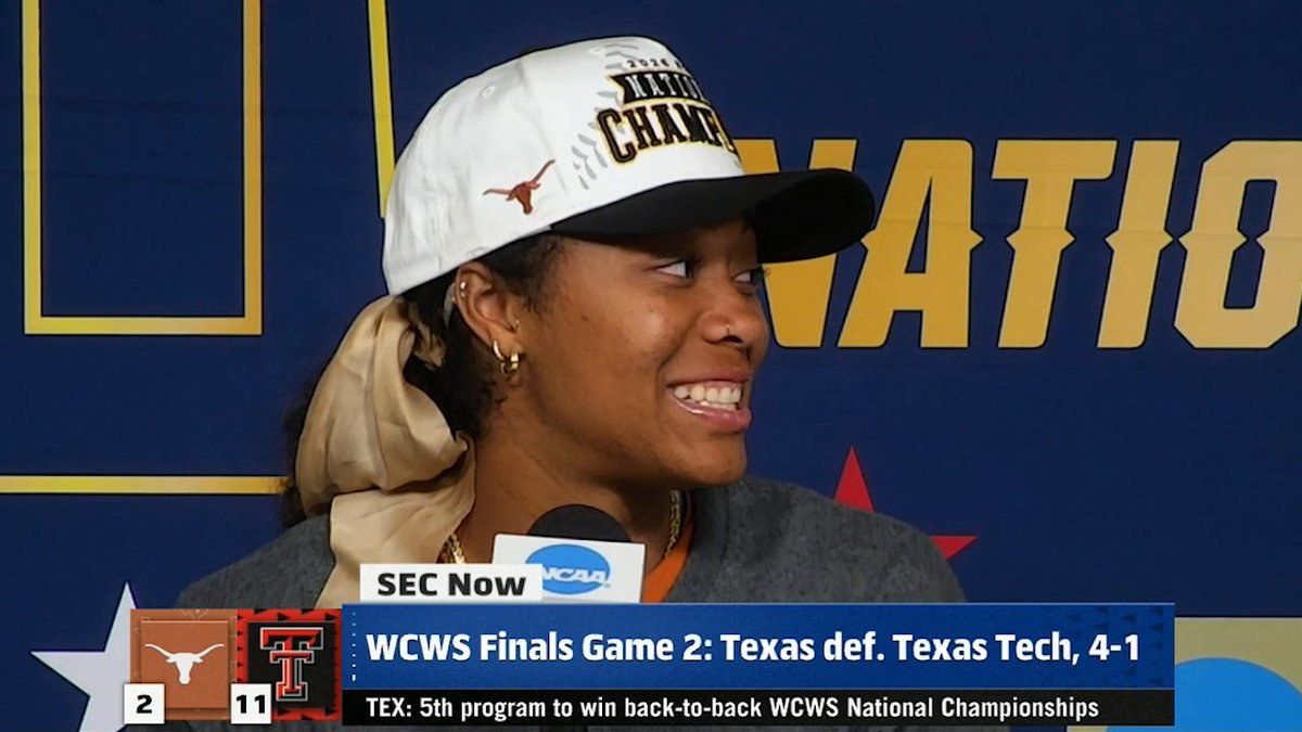 .Texas Softball players give Reese Atwood her flowers after winning back-to-back national titles 💐