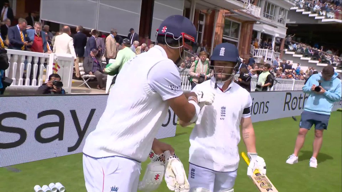 Rampant Robbo returns! 👏 16 wickets fall on Day One 🏏 The best of the action here 👇