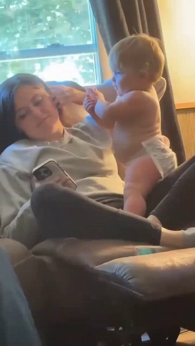 Baby says”Daddy”and”Mommy”for the first time🥰