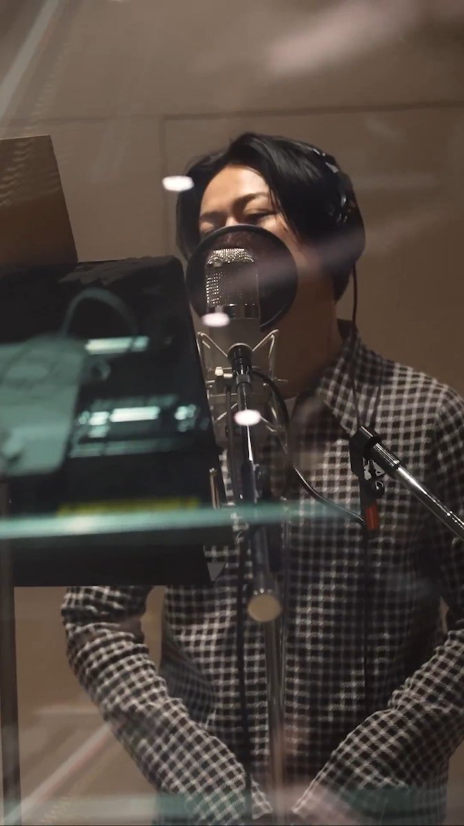 亀梨和也 1st Album『WAVE』 2026.7.8 (Wed.) Release ───────────── 初回限定盤の特典映像から 「Diamond」レコーディングの映像をチラ見せPart 2👀 楽曲提供の友成空(友成空(TOMONARI SORA) )さんに ディレクションしていただきながらの レコーディングでした🎙️ 1st Album『WAVE』ご予約はこちら💿 #亀梨和也 #亀梨和也_WAVE #亀梨和也_Diamond