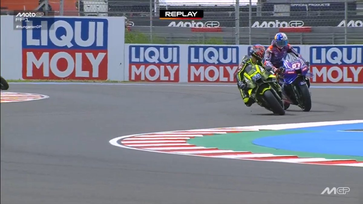 Quite a start to the morning for Toprak Razgatlıoğlu and @aiogura79 😱 #HungarianGP 🇭🇺