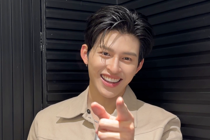 นูนา โพโกชิบพอยอ? พรุ่งนี้เตรียมพร้อมช้อป 6.6 กับ ‘ปอนด์’ ppnaravit FRIEND OF 3CE THAILAND 💖 ชวนพิสูจน์ความนุ่มละมุนของ Velvet Lip Tint Plush 4 เฉดสีใหม่ที่จะทำให้ปากของทุกคนสวยยาวนานถึงในฝัน💄✨ พิเศษสุด 💘 สำหรับ 20 คนแรก มีสิทธิ์ลุ้นรับโพลารอยด์พร้อมลายเซ็นสดสุดเอ็กคลูซีฟและ อีก 10 คนแรกมีสิทธิ์ลุ้นรับโพลารอยด์ ลิป และคุชชั่นพร้อมลายเซ็นทุกชิ้นเลย!! (รายละเอียดเพิ่มเติมใต้โพสต์) 📅 06.06.26/⏰ 13.30น. เวลาไทย/📍 Shopee Live @ 3CE Thailand เริ่มเทรนด์พร้อมกัน 13.15 น. 🔑 POND VELVET CHOCO #️⃣ 3CEVelvetxPond #VELVETCHOCOMOUSSE #VELVETLIPTINTPLUSH #3CETH #Pondx3CE #ppnaravit #ShopeeLiveTH