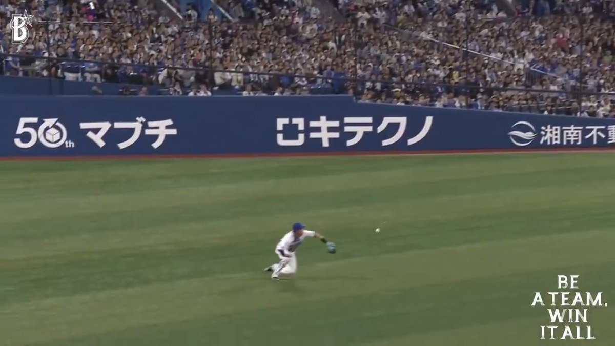 右中間への当たりに #蝦名達夫 選手が追いつきダイビングキャッチ！🦐 抜ければ相手の追い上げムードが高まりかねない場面で、最少失点にとどめるナイスプレー！👏 8回表 DB 8 - 2 H #日本生命セ・パ交流戦2026 #baystars