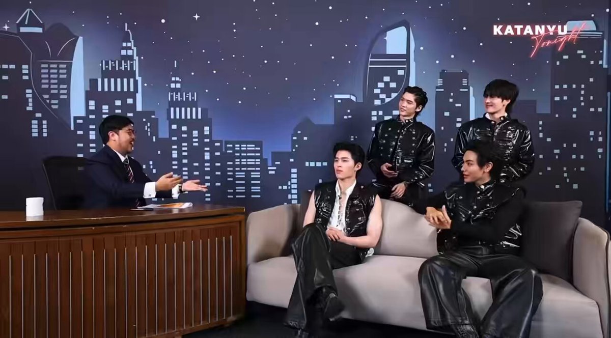 *pond bahas jasper* 🐻: Ini adalah impian aku, aku juga gatau berapa lama hal ini akan bertahan, tapi setiap kali ada pekerjaan atau kegiatan JASPER, aku gapernah bener2 mikirin soal bayaran atau uang, aku selalu bilang ke manajer bahwa untuk JASPER, saya melakukannya dengan sepenuh hati // pond love jasper sm,dia selalu bilang jasper itu mimpi dia, karna dari awal cita2 dia jadi boygrup, dan akhirnya dia punya grup sekarang,makanya dia secinta itu sama grupnya🥺 #KatanyutonightxJASPER
