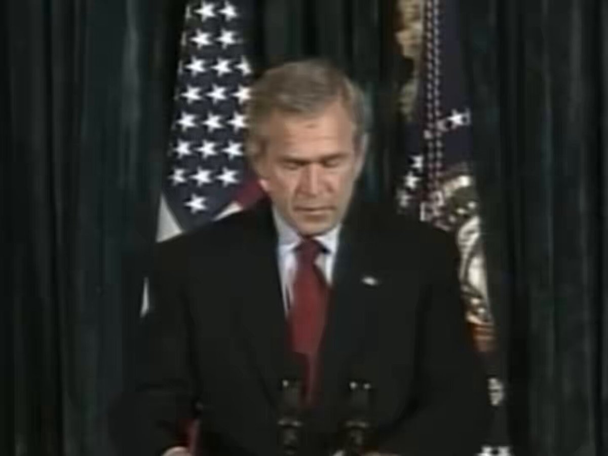 #OTD 22 Years ago Former President Ronald Reagan passed away. This is President George W. Bush’s reaction to his passing.