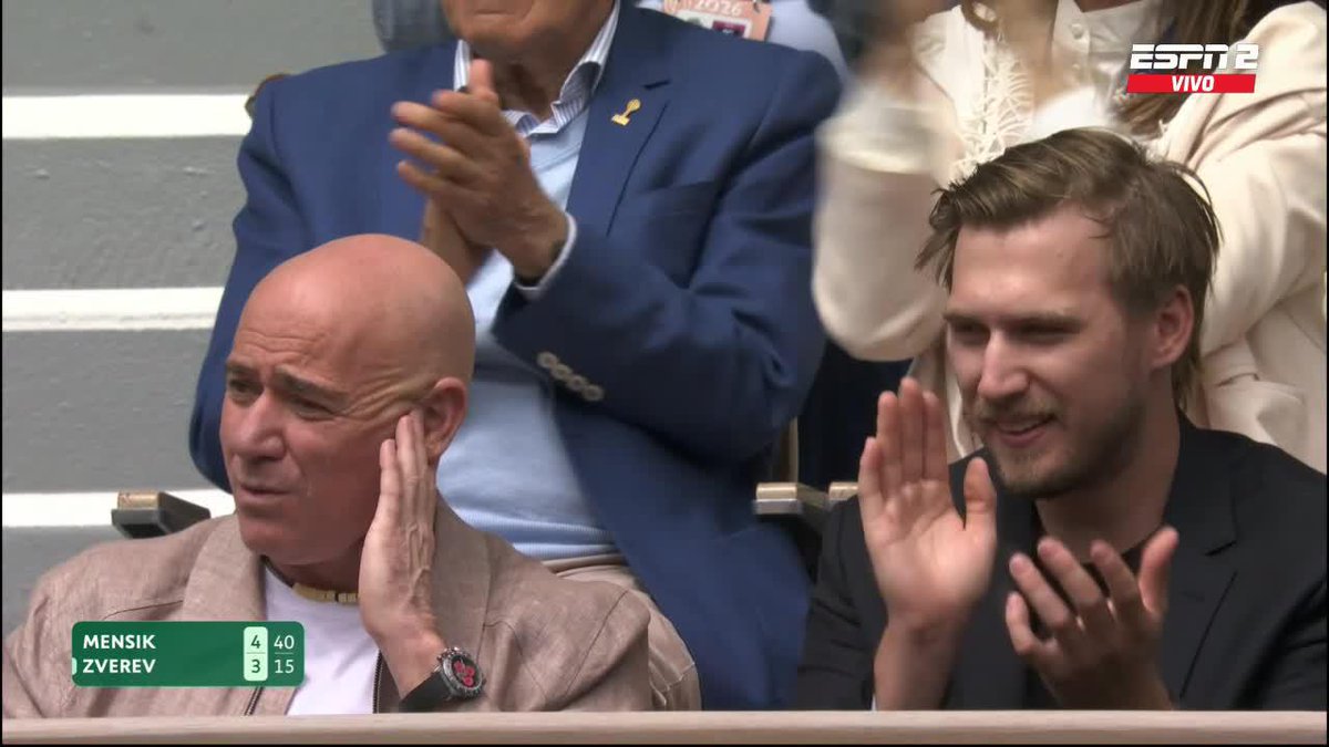 Este punto de Mensik es tan bueno que sorprendió hasta al mismísimo André Agassi. Show en las semis de Roland Garros.