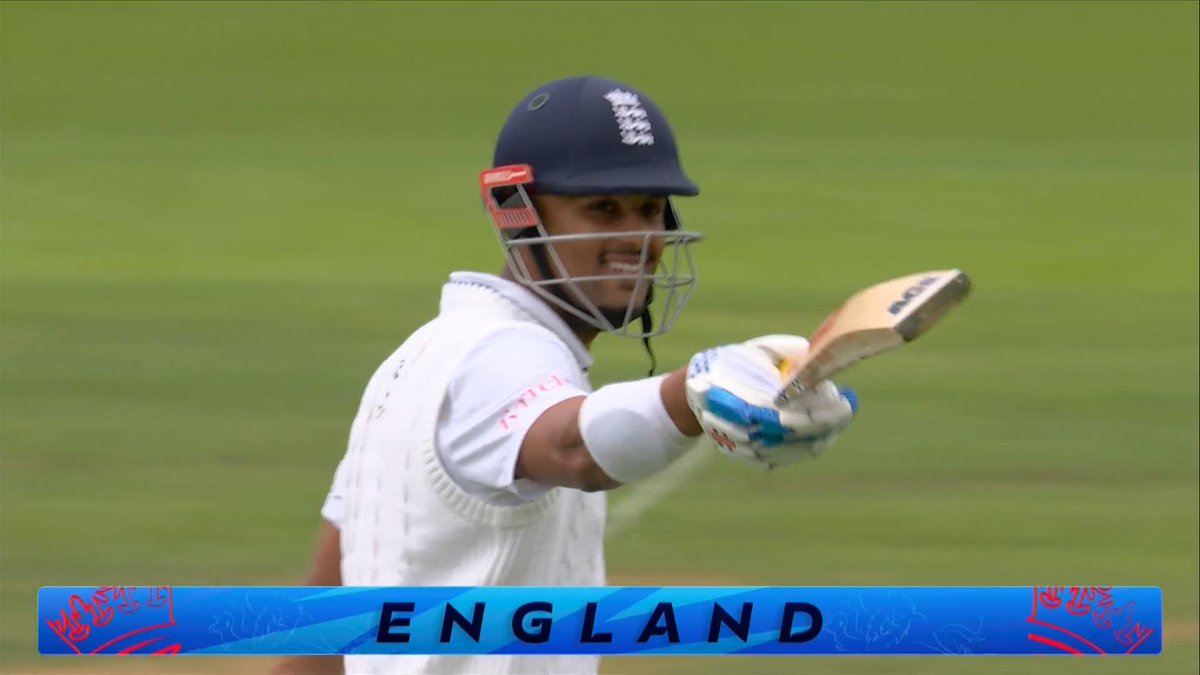 A maiden Test fifty for Emilio Gay! 👏 And follows it up with a delightful boundary 😮‍💨