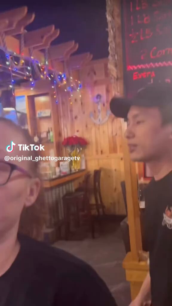 🚨BASED ASIAN MANAGER‼️ A crab restaurant manager has had it with Lafawnduh’s bullshit at his establishment. When her payment is declined multiple times, the black female (going by voice) decides to record and harass the manager. He gives it right back to her😂 🦧games🙄