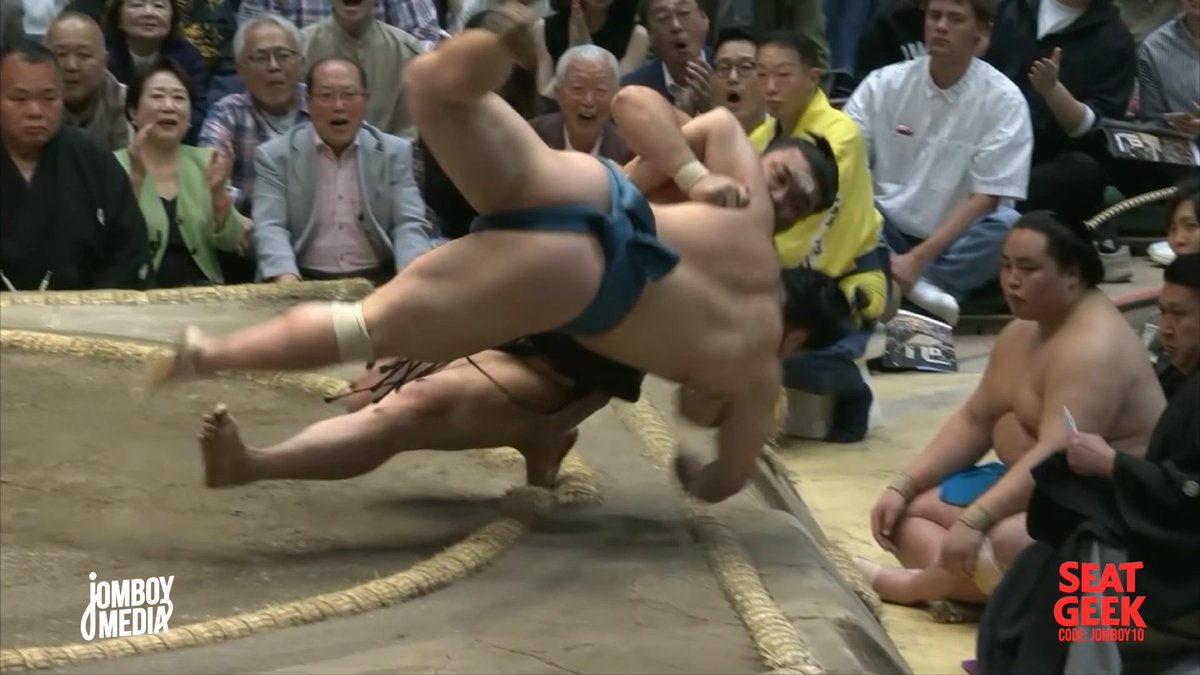 Sumo match ends on a reversed decision, a breakdown