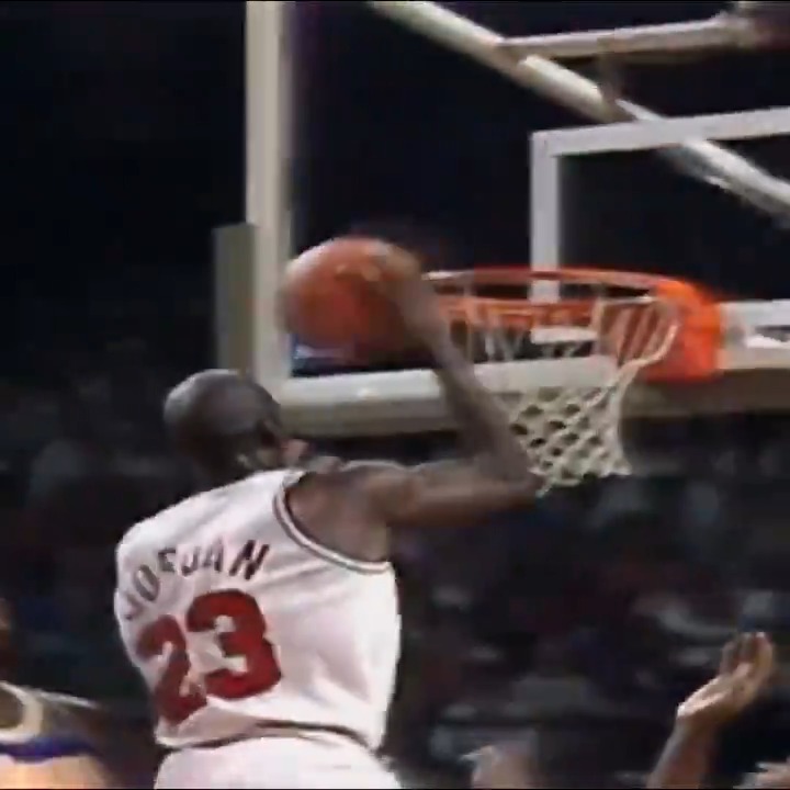 😂 Magic Johnson's commentary