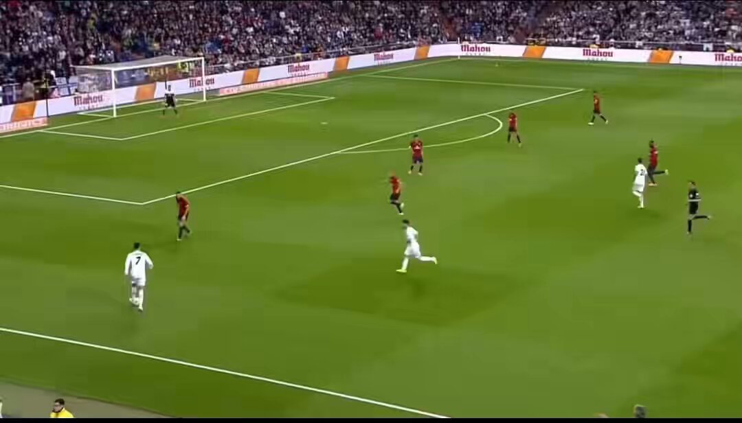 Ronaldo’s 420th goal vs Messi’s 420th career goal 😭😭😂