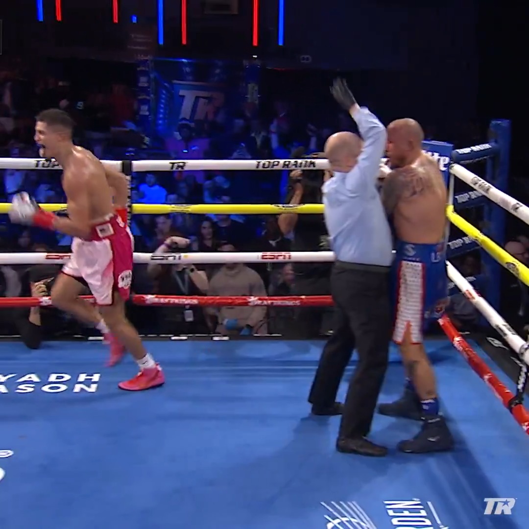 When Xander Zayas closed the show against the previously unbeaten Slawa Spomer 🍿