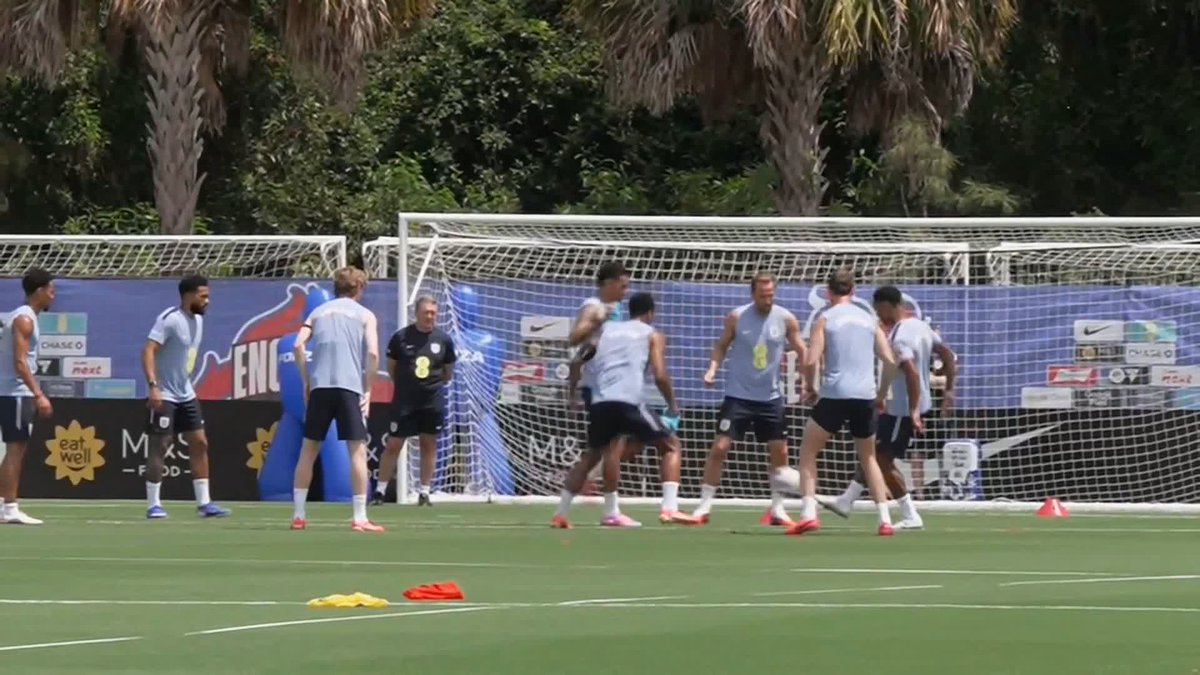 "Alex Scott has a good chance." Who is likely to feature in England's friendly against New Zealand? ⤵️