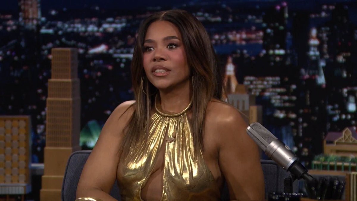 Regina Hall did a quick “hoe check” at the VANITY FAIR Oscar Party 🤣 #FallonTonight