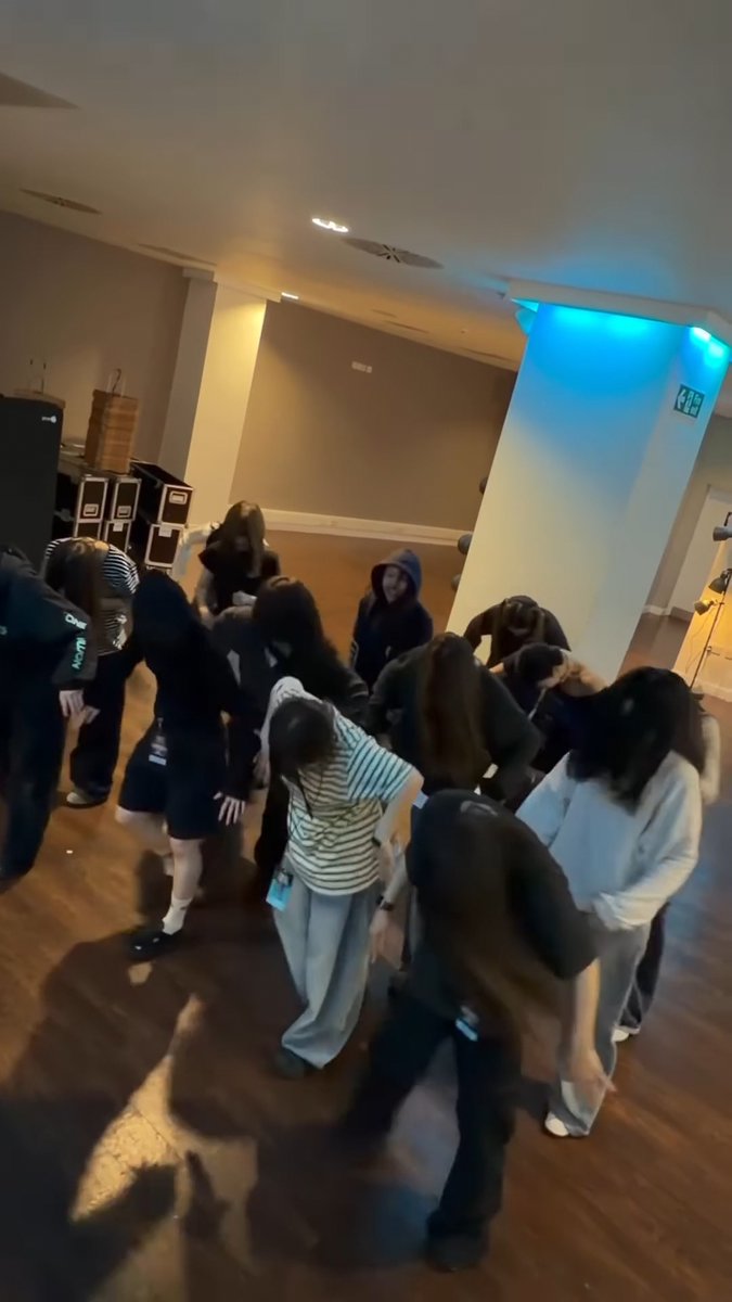 Nayeon in the back of this dancing video with all the stylists and staff 😭