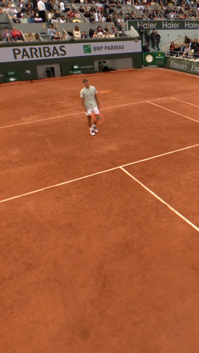 Flavio Cobolli celebrates his qualification for the Roland-Garros final with the fans on Court Philippe-Chatrier 🙌