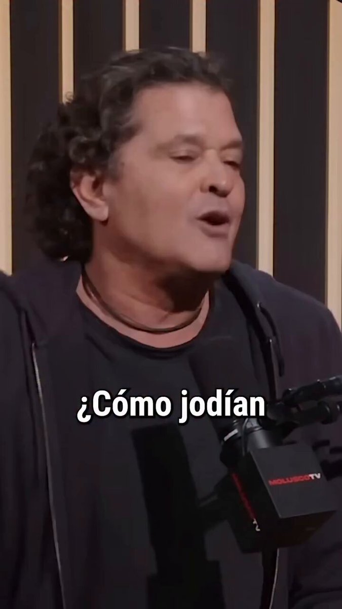 Necesitamos más artistas ejemplares como Carlos Vives , conscientes de la pertenencia a un pueblo y a su Historia, valientes para concienciar a su público a través de sus obras y su fama.