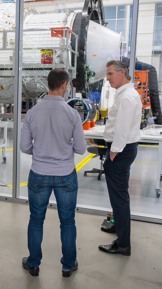 Great to visit the Long Beach headquarters of @Vast, one of the companies competing to replace the International Space Station after its 2030 retirement. From Space Beach to Silicon Valley, California's commercial space ecosystem is powering America’s next era of exploration.