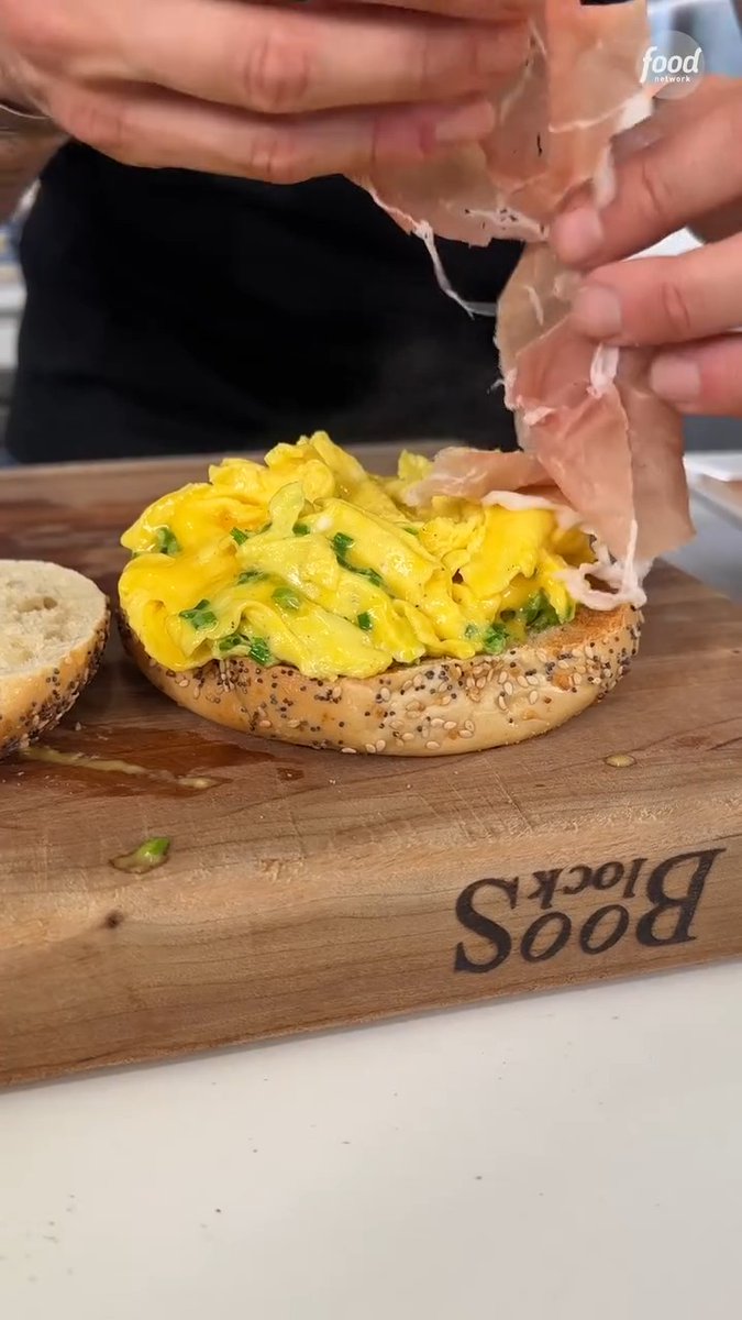 .Gabe Bertaccini put an Italian twist on the classic NYC bacon, egg and cheese sandwich! 🥯🤤 Don't miss Chef Gabe judging an ALL-NEW #ChoppedCastaways Tuesday @ 9|8c! Plus, don't miss Gabe's brand-new cooking series, #CookLikeAnItalian, premiering tomorrow on Food Network's YouTube at 7pm EST!
