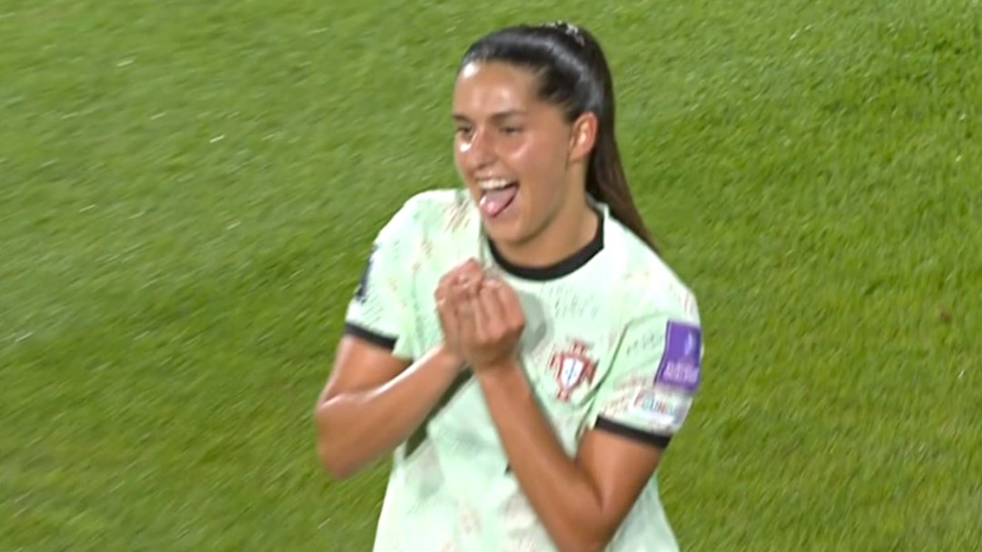 Kika Nazareth marcou dois golaços em dois minutos! 🔥 🎥: Canal 11