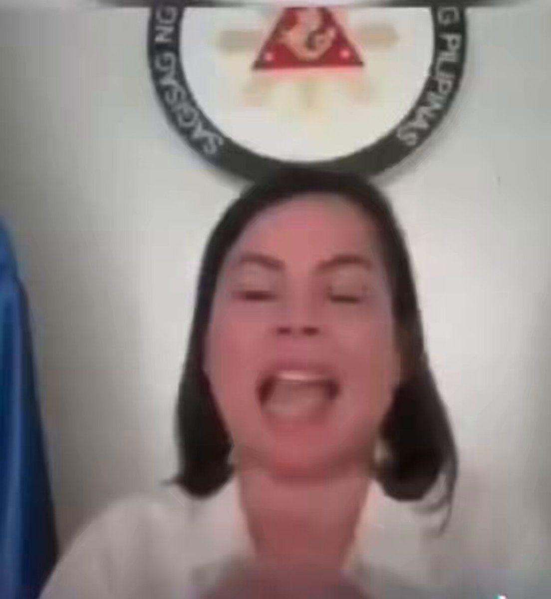 Mga dinadawit ng mga 13 Marites na mga dishonorably discharged Marines sa #MaletaSerye: • Tulfo kasi pantay sila ni Inday Lustay sa survey • Mga kongresista na nagpa-impeach kay Inday Lustay • Mga senador na ayaw pumanig sa Duterte Bloc • Mga nagpakulong kay Duterte: - Fr.Flavie - Trillanes - ICC investigators • Mga kritiko - De Lima - Pikon na pikon ang mga Duterte sa kanya • Loren Legarda - Wala pa kasi siya sa Duterte Bloc noong ginawa ang script nila. Kaya hindi isina sa pagbasa sa moro-morong hearing sa senado. Common Denominator: Kalaban ng Duterte Drug Syndicate Hindi naman masyadong halata, sabi nga ni Inday Lustay...