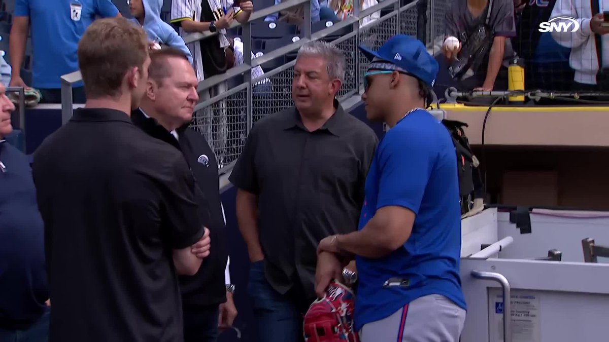 Juan Soto and Scott Boras chat pregame