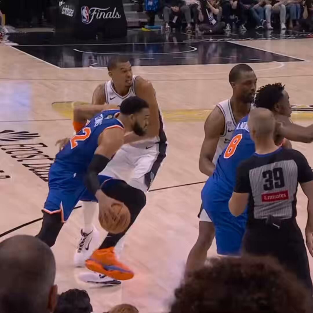 Karl-Anthony Towns 21 PTS, 13 REB, 4 AST, 1 STL, 1 BLK, 8/12 FG, 3/5 3FG, 81.5% TS vs. Spurs