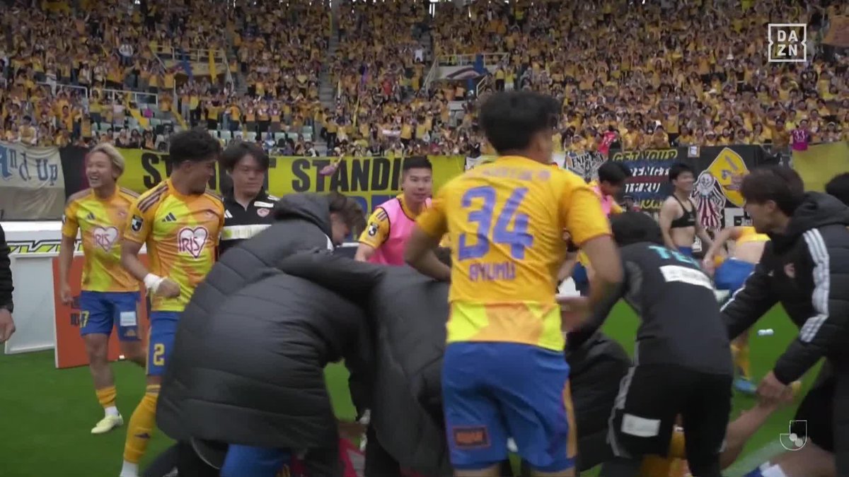 ベガルタ仙台が17年ぶりにタイトルを獲得!🙌 優勝のかかるPK戦を仙台が制し J2・J3百年構想リーグを優勝! 🏆 明治安田J2・3百年構想リーグPO第2戦 🆚仙台×富山 📱DAZN ライブ配信中 #Jリーグ だったらDAZN
