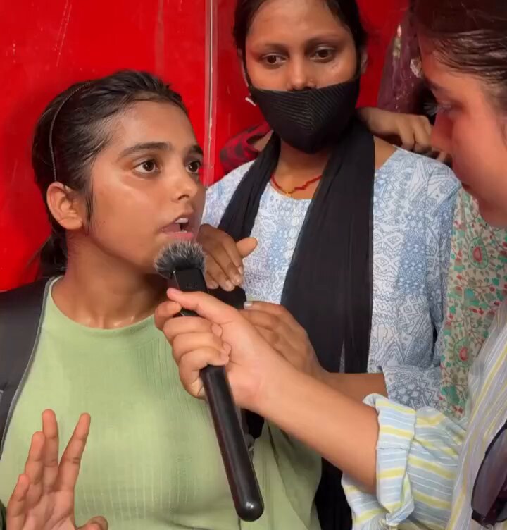 खान सर की बहन बोली सर भागने वाले नहीं भागने वाले हैं!!