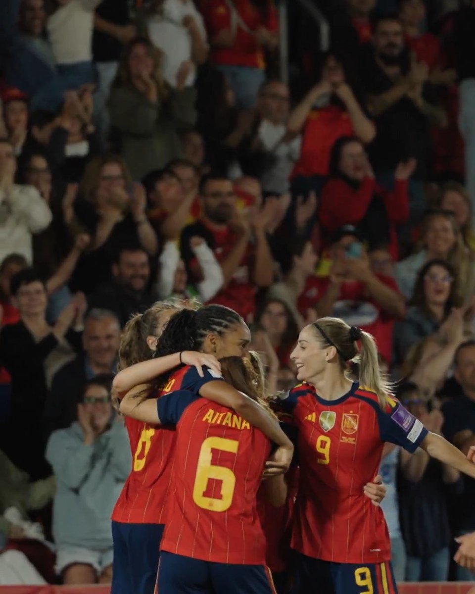 📈 ¡𝗢𝘀 𝗽𝗮𝘀𝗮𝘀𝘁𝗲𝗶𝘀 𝗲𝗹 𝗷𝘂𝗲𝗴𝗼! - 16'1% de la cuota. - Más de 4,2 millones de espectadores. - Una media de 1.485.000. 📺 ¡La @sefutbolfem LIDERA en La 1! #FIFAWWC | #JugarLucharYGanar