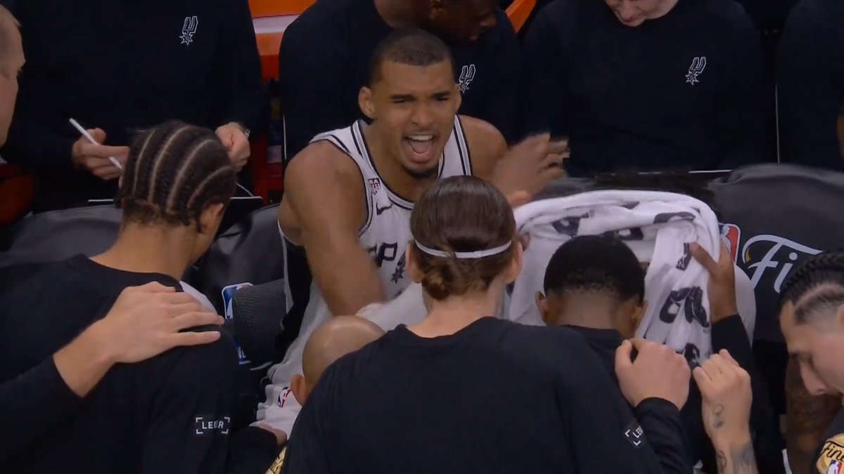 😤 Victor Wembanyama qui tente de réveiller les Spurs et remet les points sur les i dans le 4ème QT...
