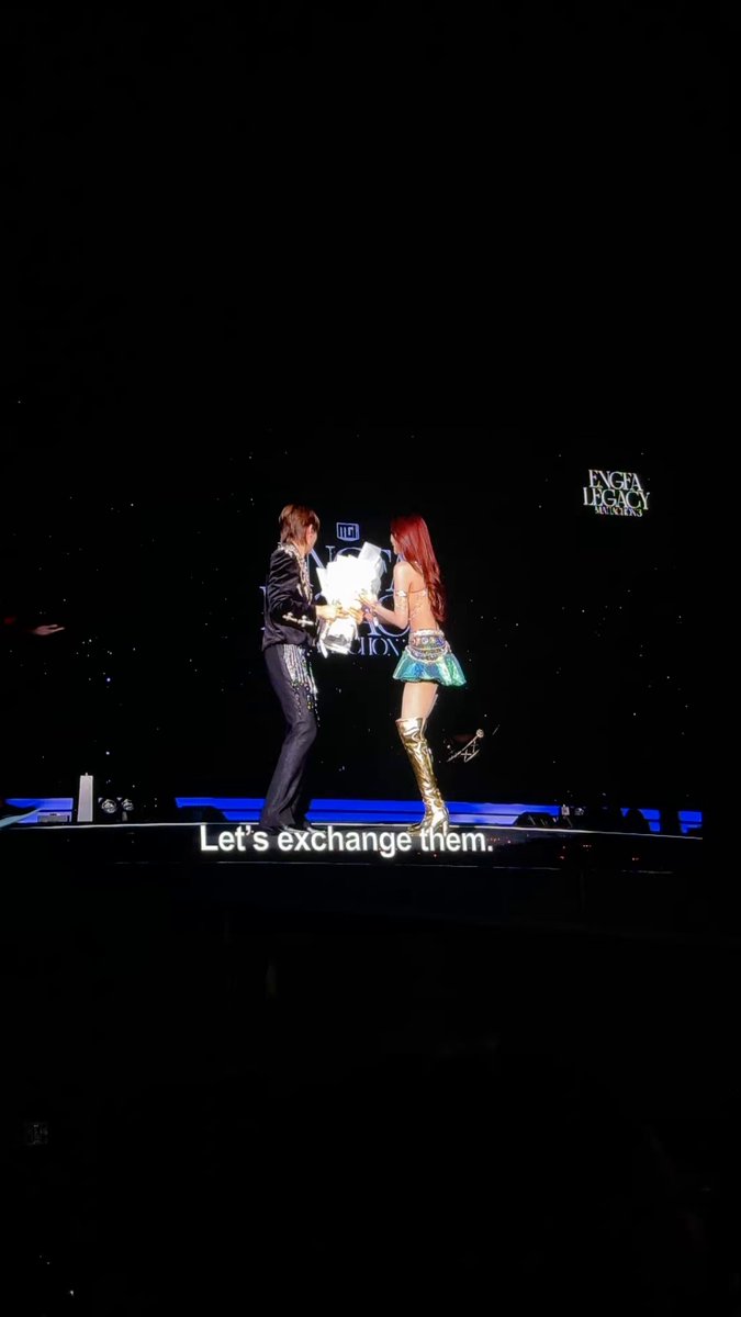 ดอกไม้พี่อิงฟ้าเริ่ด น้องนิวบอกดูแพงไปเลย ละพี่ๆแฟนคลับพี่อิงฟ้าขำไม่ไหว เอ็นดูน้องจิ๋วมาก #ConENGFALegacyMahachon3 #EngfaLegacyMahachon3 #EngfaMahachon3 #NuNew