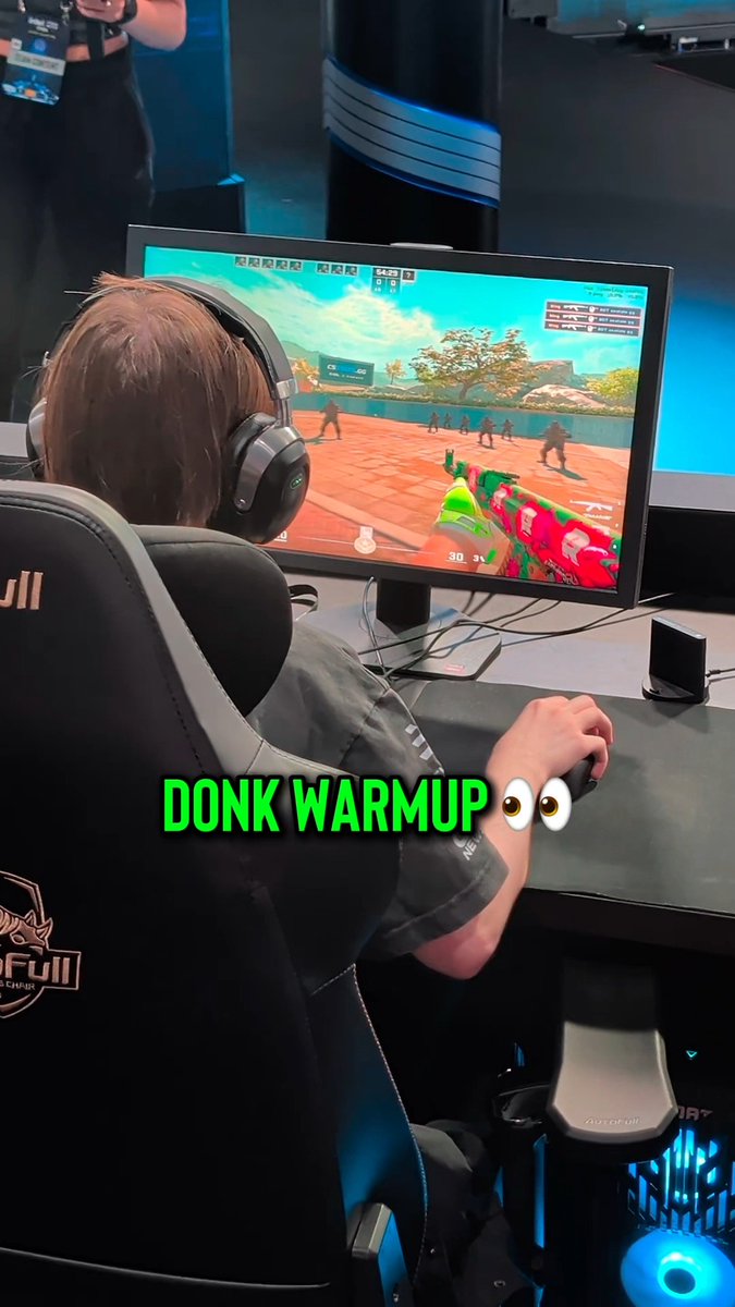 scary control of the mouse. donk1337 @team__spirit #IEM