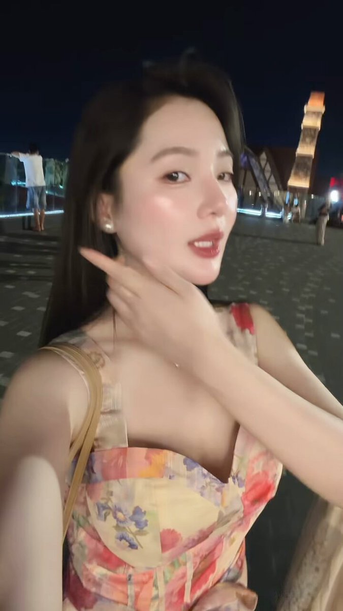 hơi rộng thì phải...