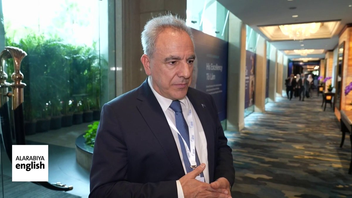 Δείτε τί ωραία ο Σύμβουλος Εθνικής Ασφαλείας του Μητσοτάκη Θάνος Ντόκος εξηγεί σα βρεγμένη γάτα στο Al Arabiya ότι τους μαζεύουμε τους Patriot και από Κάρπαθο και από Διδυμότειχο. Έτσι συμβαίνει με τις επικοινωνιακές φούσκες τύπου #Κάσος! Ανθρωπάκια…