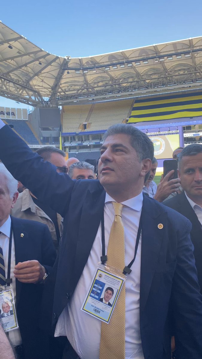 💥 Hakan Safi, tezahüratlara eşlik etti!