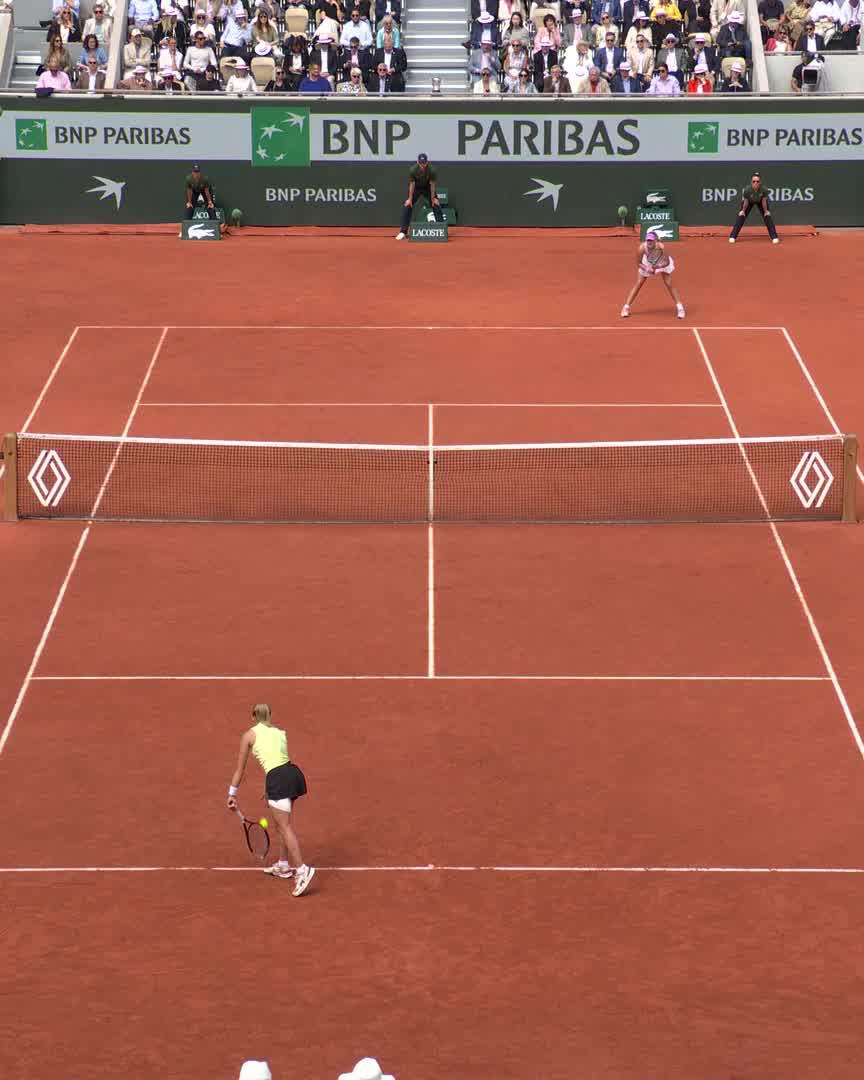 Mirra Andreeva one set away from a maiden Grand Slam 👀 #RolandGarros