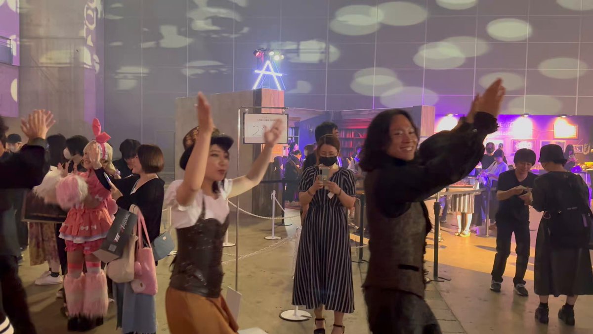 2024年のオフイベは今思うと神すぎたんだ...こんなに舞台の方々を間近に見れて、動画も撮れてファンサもめちゃくちゃ貰えたんだ... それで確かチケット代が3000円くらいだった気がするんだ...🙏🙏🙏🙏🙏🙏 もう戻れねぇよな...🙏🙏🙏🙏🙏