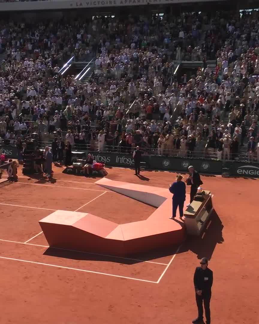Maja Chwalinska, what a historical run 👏 #RolandGarros