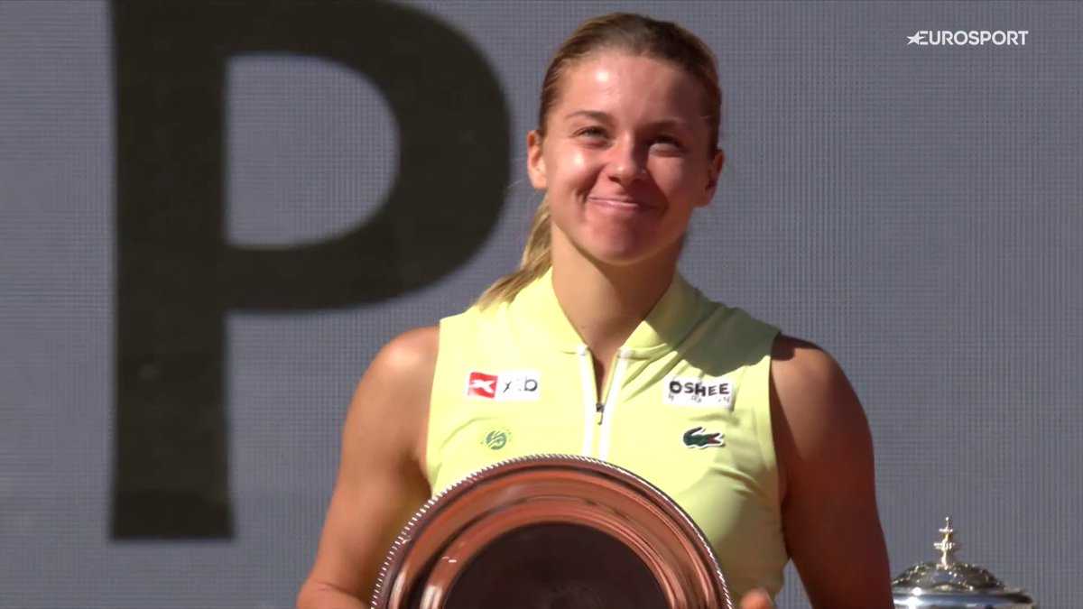Quién le iba a decir a Maja Chwalinska que, siendo la 114 del mundo y tras años duros marcados por problemas de salud mental, iba a acabar siendo subcampeona de #RolandGarros y ganando nueve partidos en París. Un millón de honores para ella 👏