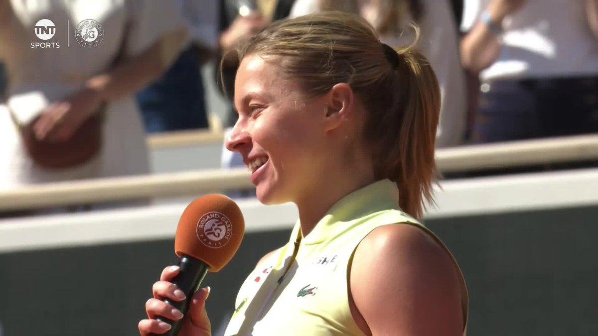 "You're so young and talented... it's so annoying." ๐ Maja Chwalinska congratulated Mirra Andreeva on her #RolandGarros title ๐ค