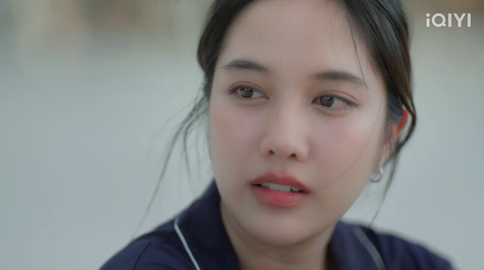 SU PRIMER BESOOOOOOO 😭 NO SE COMO SENTIRME NO ESTABA LISTA PARA VERLAS BESARSE OTRA VEZ 🫠🫠 SIENTO MARIPOSAS EN LA PANZAAA LA QUIMICAAAAA Y LO NATURAL QUE SE VE THE AIR CROSSING THE LINE #เสน่หาวาโยตอนที่4